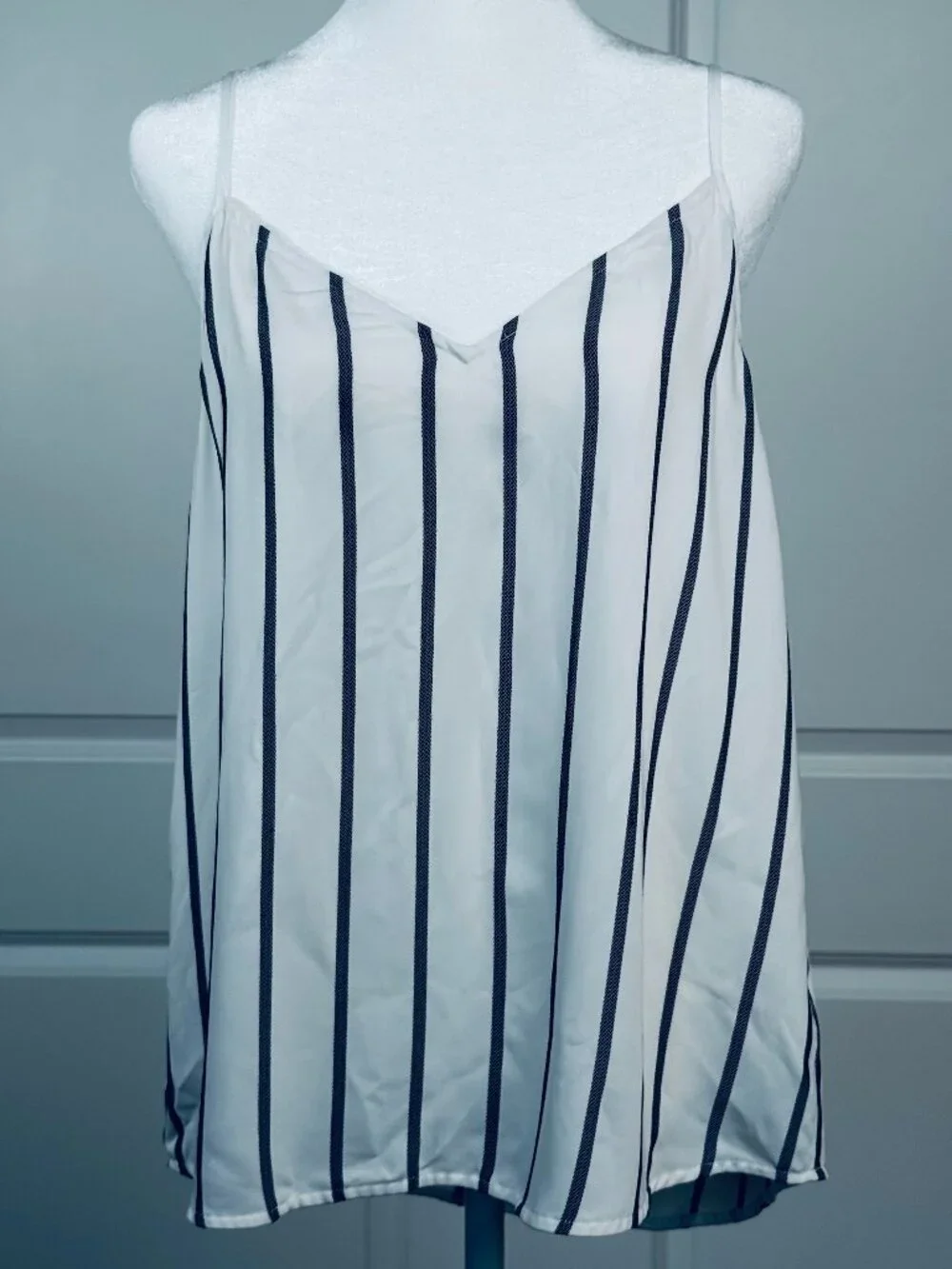 ARITZIA BABATON Everly Camisole, White and Navy Blue Striped Women's Size Med - Picture 2 of 6